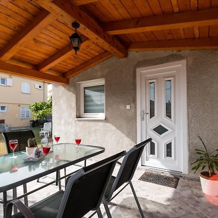 Holiday Apartment Near The Beach Fažana Екстериор снимка