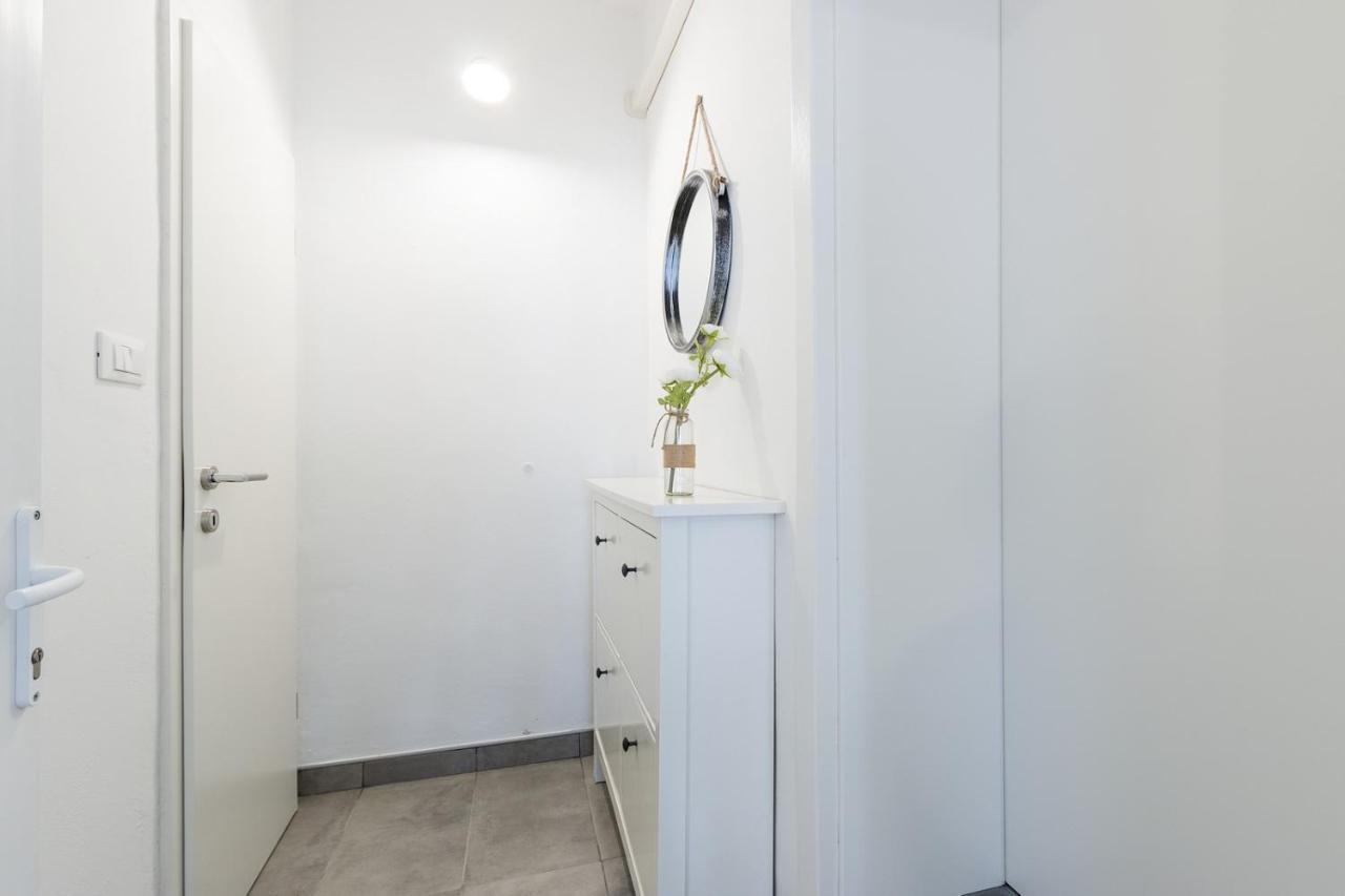 Holiday Apartment Near The Beach Fažana Екстериор снимка