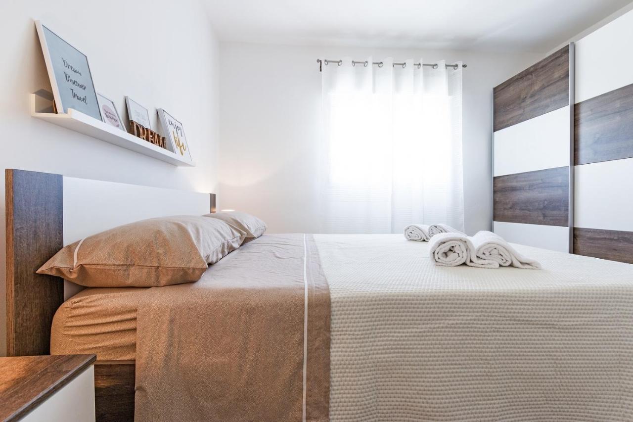 Holiday Apartment Near The Beach Fažana Екстериор снимка