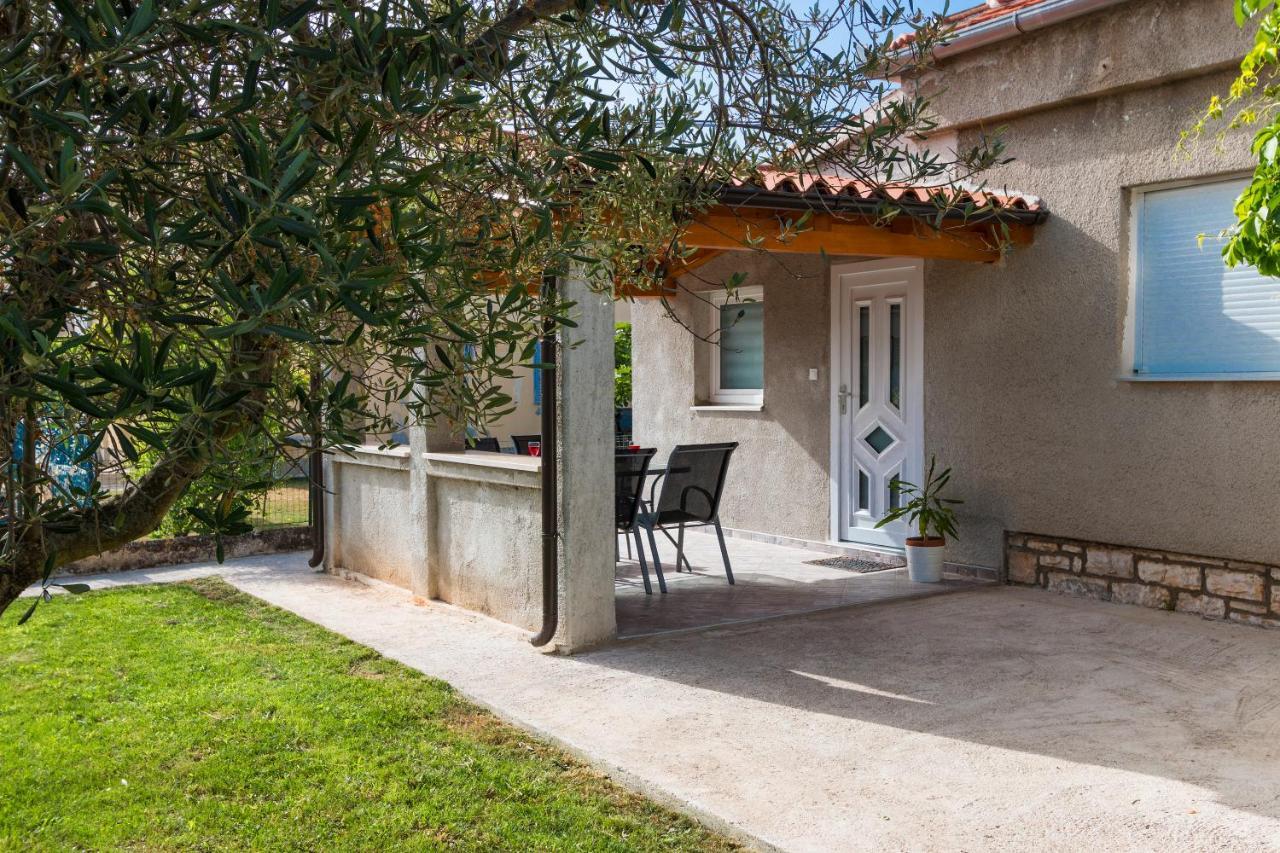 Holiday Apartment Near The Beach Fažana Екстериор снимка